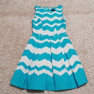 Just Taylor Chevron Dress White and Blue Size 4/S
